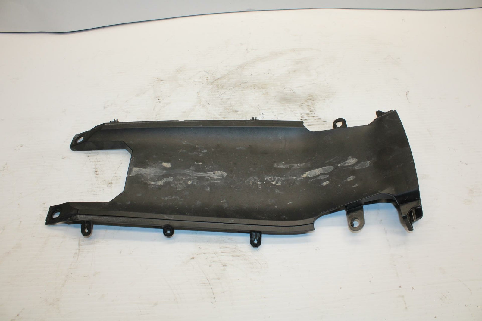 18-20 HUSQVARNA VITPILEN 401 REAR BACK TAIL UNDERTAIL FAIRING COWL FENDER BB248