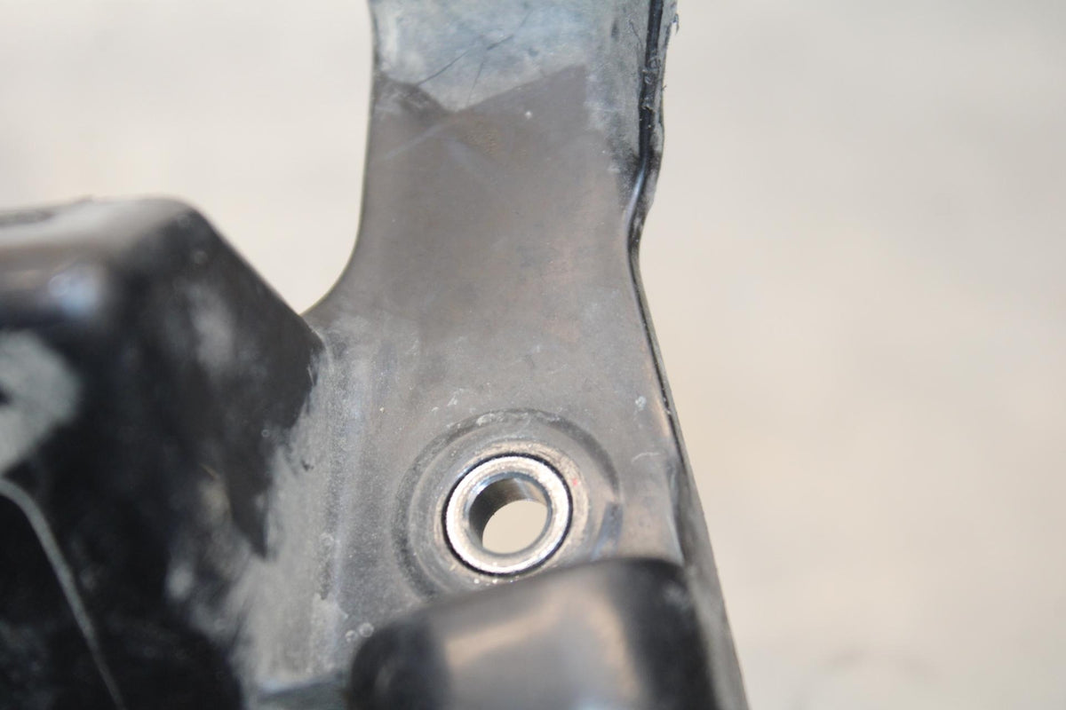 2007 Yamaha YZF R6 FRAME TO FAIRING BRCKET MOUNT PAIR SET BB590