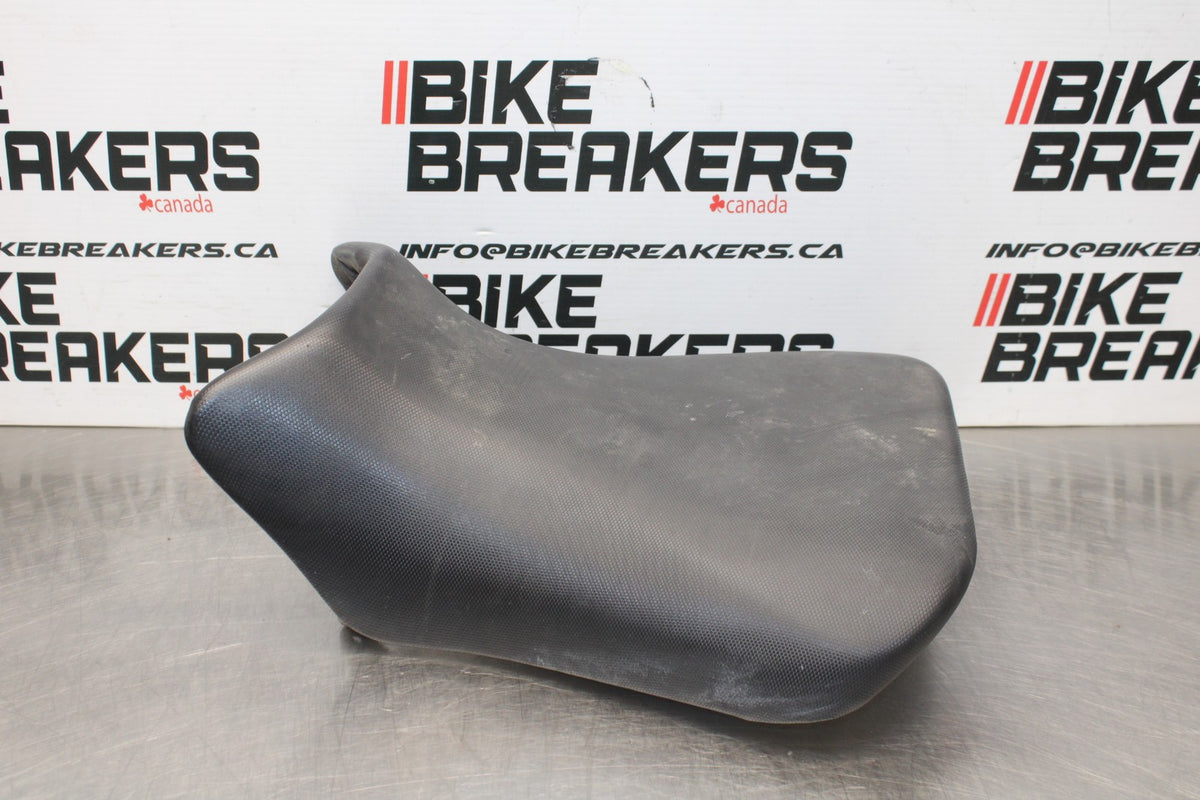 08 SUZUKI SV650 FRONT DRIVERS SEAT PAD SADDLE PILLION BB846
