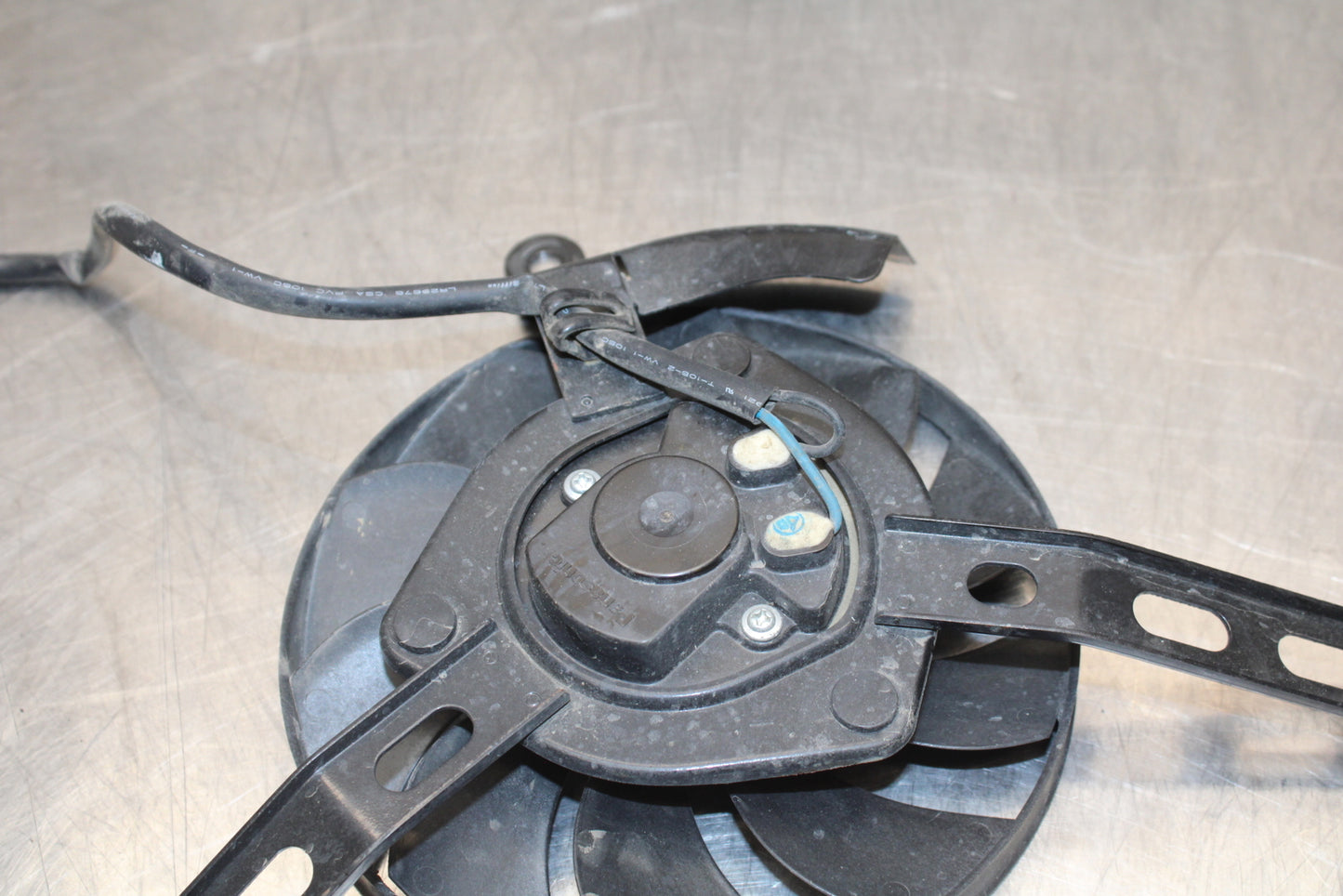 14-17 YAMAHA FZ07 ENGINE RADIATOR COOLING FAN BB162