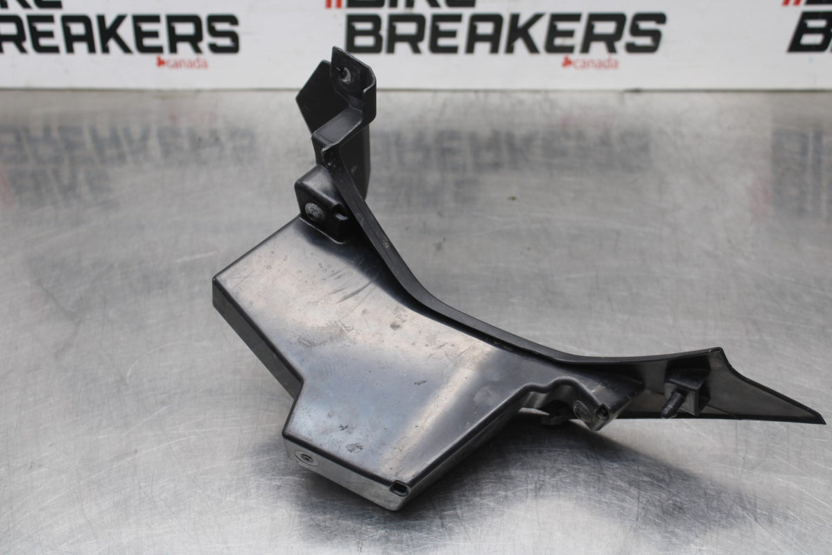18 YAMAHA YZF R1  RIGHT FRONT UPPER FAIRING COWL PLASTIC BB838