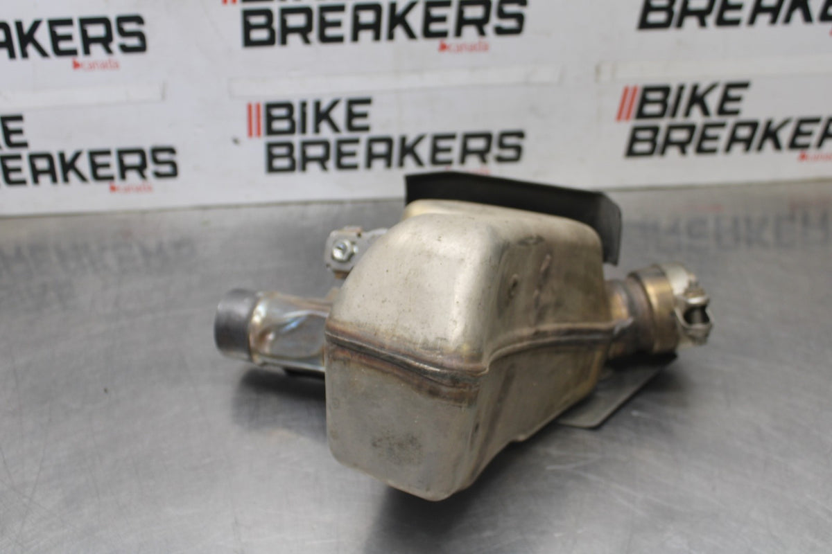 24-25 KAWASAKI NINJA ZX6R EXHAUST MIDPIPE MID CAT MIDDLE PIPE BB939