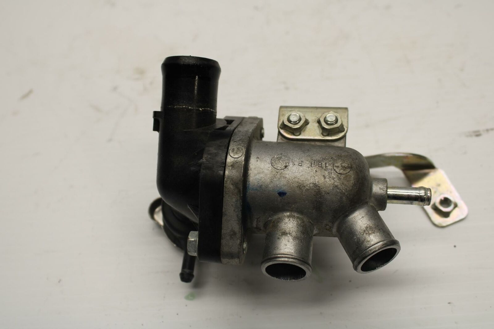 13-16 SUZUKI BANDIT 1250S ABS THERMOSTAT HOUSING BB238