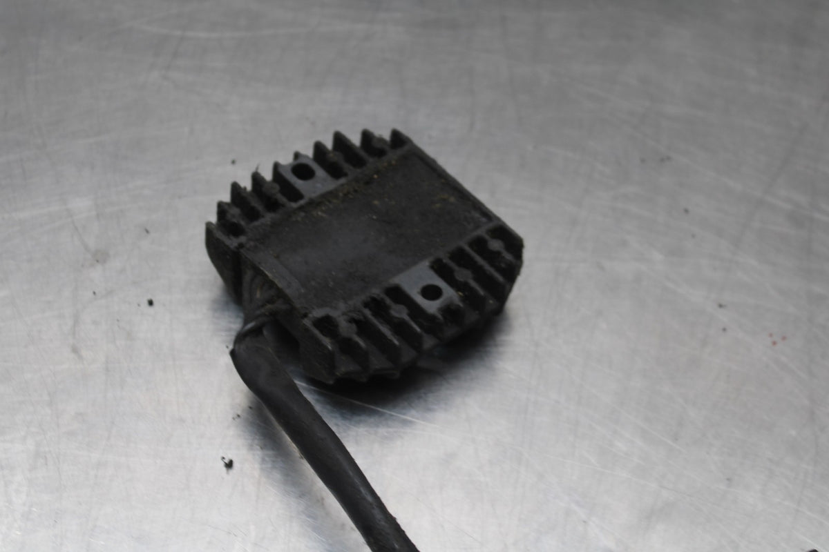 02 KAWASAKI VULCAN 800 VN800B CLASSIC RECTIFIER VOLTAGE REGULATOR BB862