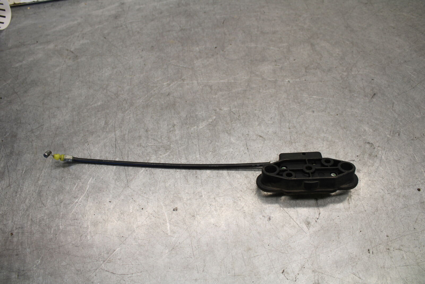 05-06 SUZUKI GSXR1000 REAR PASSENGER SEAT LATCH LOCK ASSEMBLY 45280-01A00 BB663