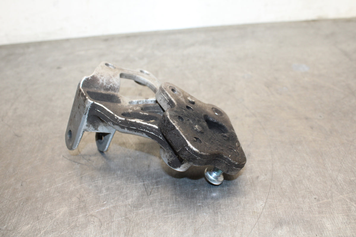 08-10 SUZUKI GSXR 600 LEFT REARSET REAR SET DRIVER FOOT PEG BRACKET MOUNT BB132