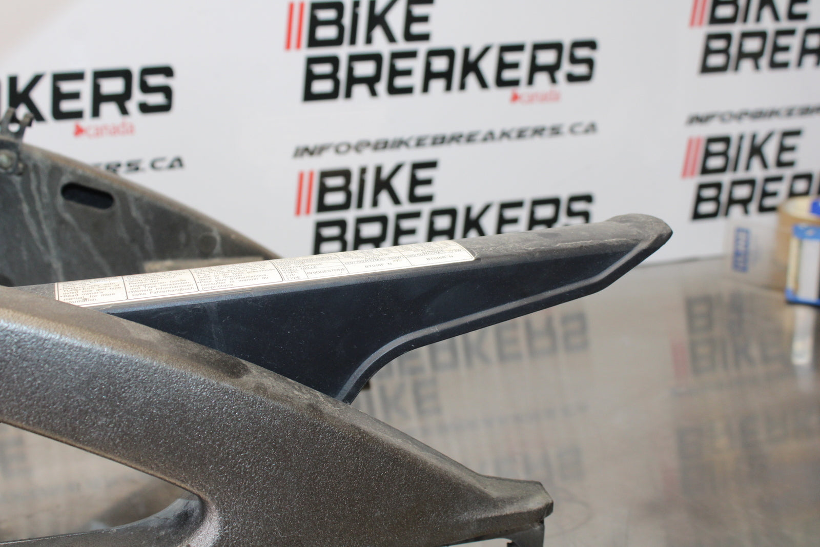 11 SUZUKI GSXR1000 REAR SWINGARM BACK SUSPENSION SWING ARM BB142