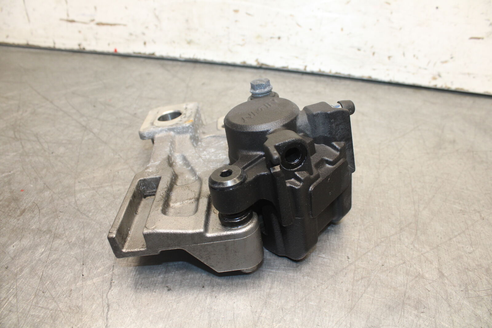17-24 SUZUKI SV650 REAR BACK BRAKE CALIPER W MOUNT BRACKET BB706
