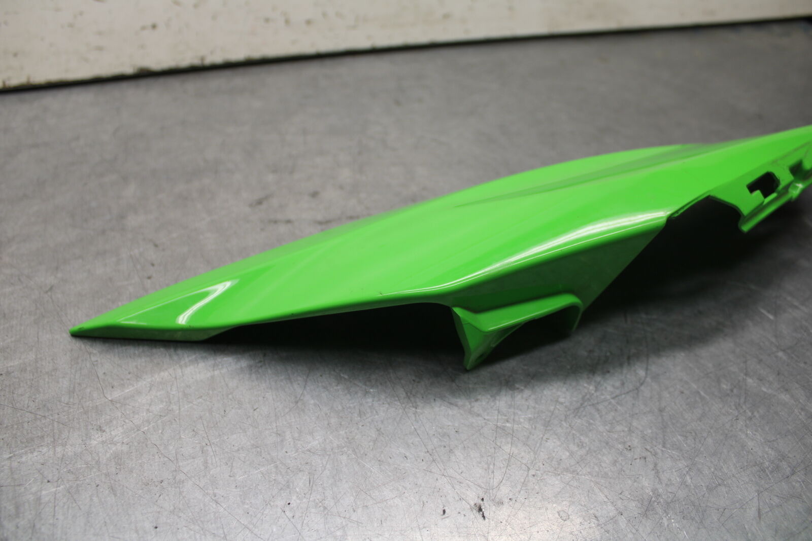 16 KAWASAKI NINJA ZX10R RIGHT REAR BACK TAIL FAIRING COWL 36001-0641-51B  BB650