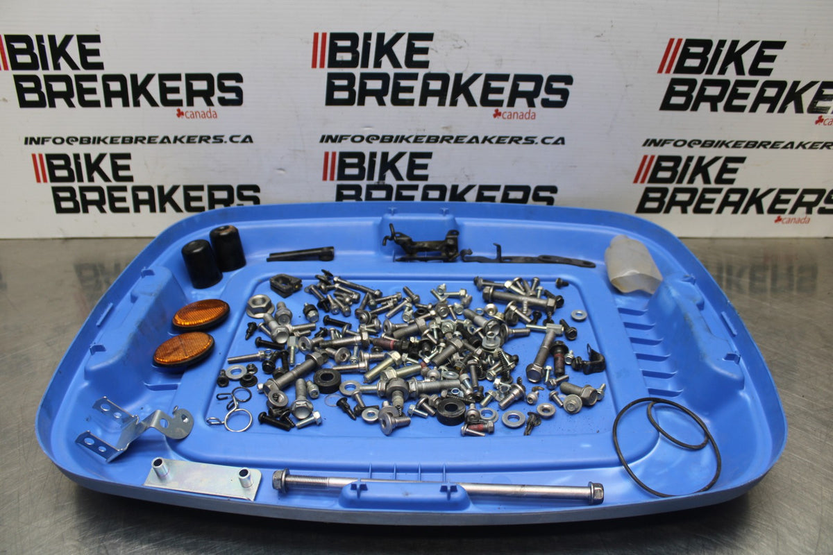 24 KAWASAKI NINJA 500 ABS MOUNTING BOLTS HARDWARE MOTOR SCREWS BB818