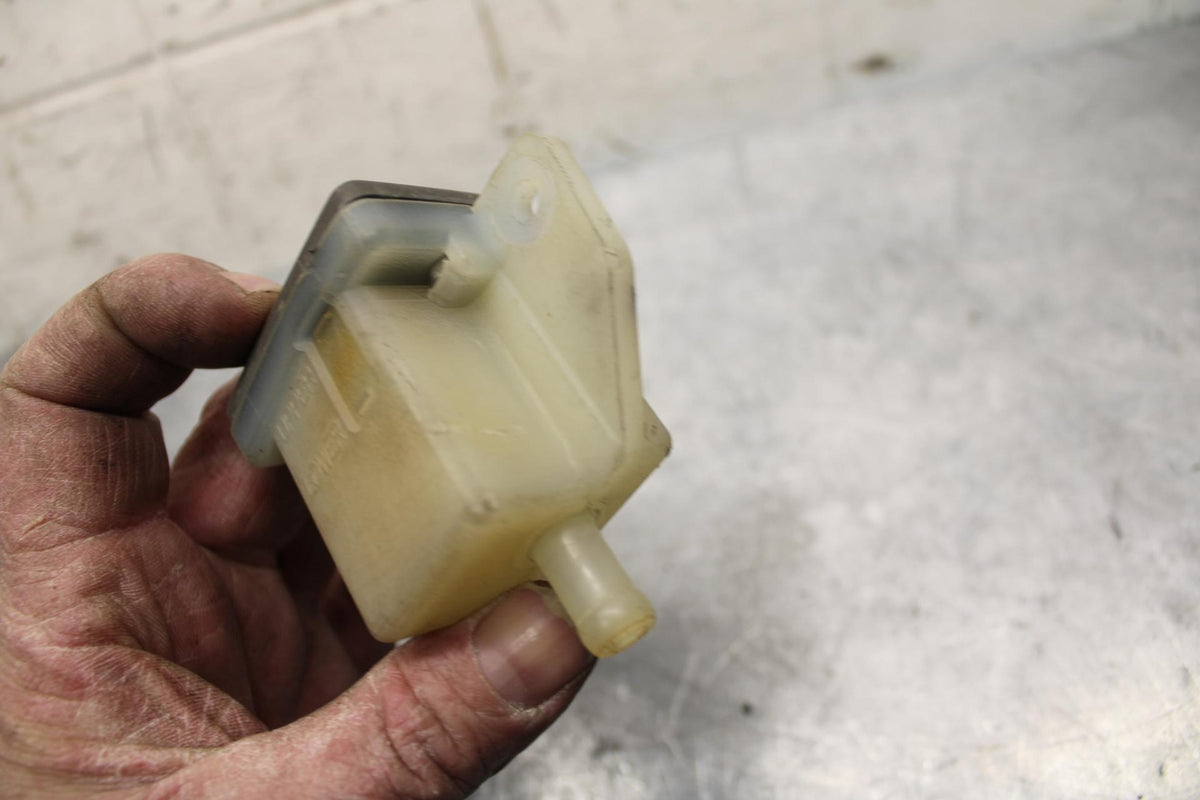 1997 Suzuki GSXR750 REAR BRAKE MASTER FLUID RESERVOIR TANK BOTTLE BB39