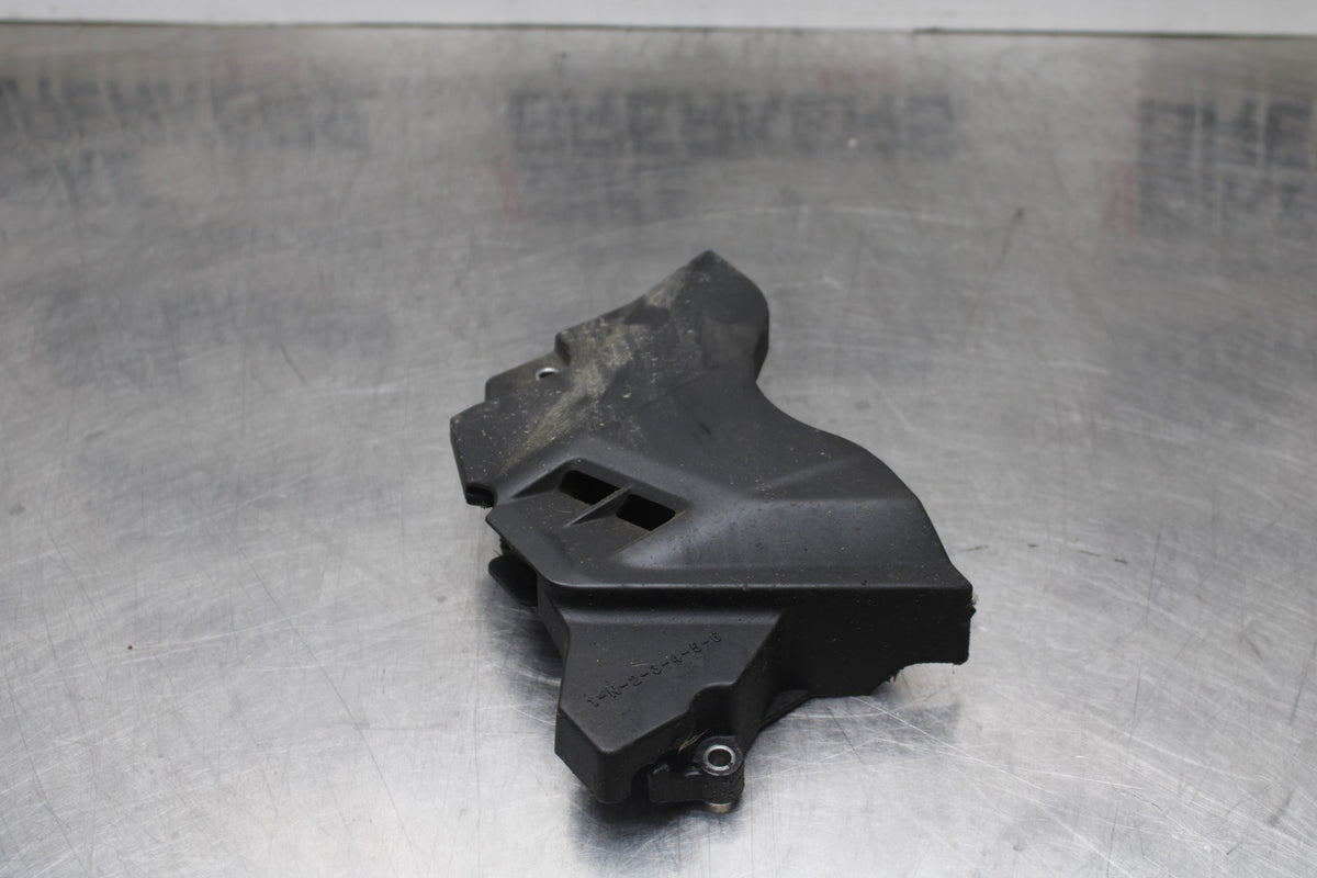 17-18 YAMAHA YZF R3 ENGINE SPROCKET COVER BB813