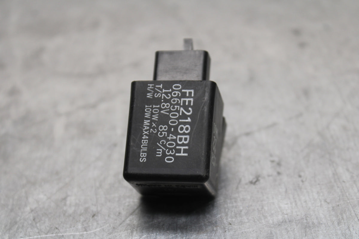 13-18 KAWASAKI NINJA ZX6R TURN SIGNAL BLINKER RELAY FLASHER SWITCH BB130