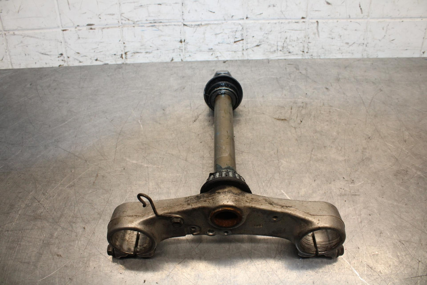 1997 Suzuki Bandit 1200 GSF1200S FRONT FORKS CLAMP LOWER TRIPLE TREE STEM BB559