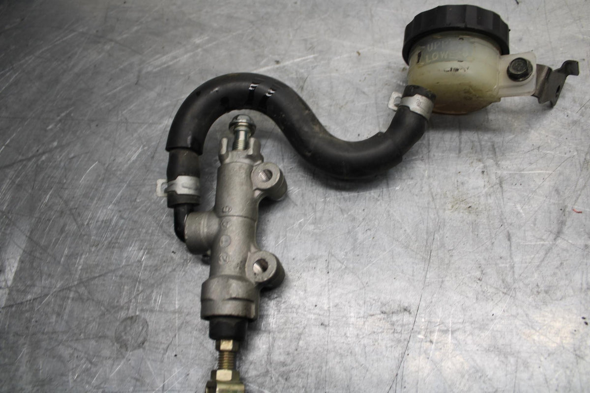 03 KAWASAKI ZX12R REAR BACK BRAKE MASTER CYLINDER W RESERVOIR BB472