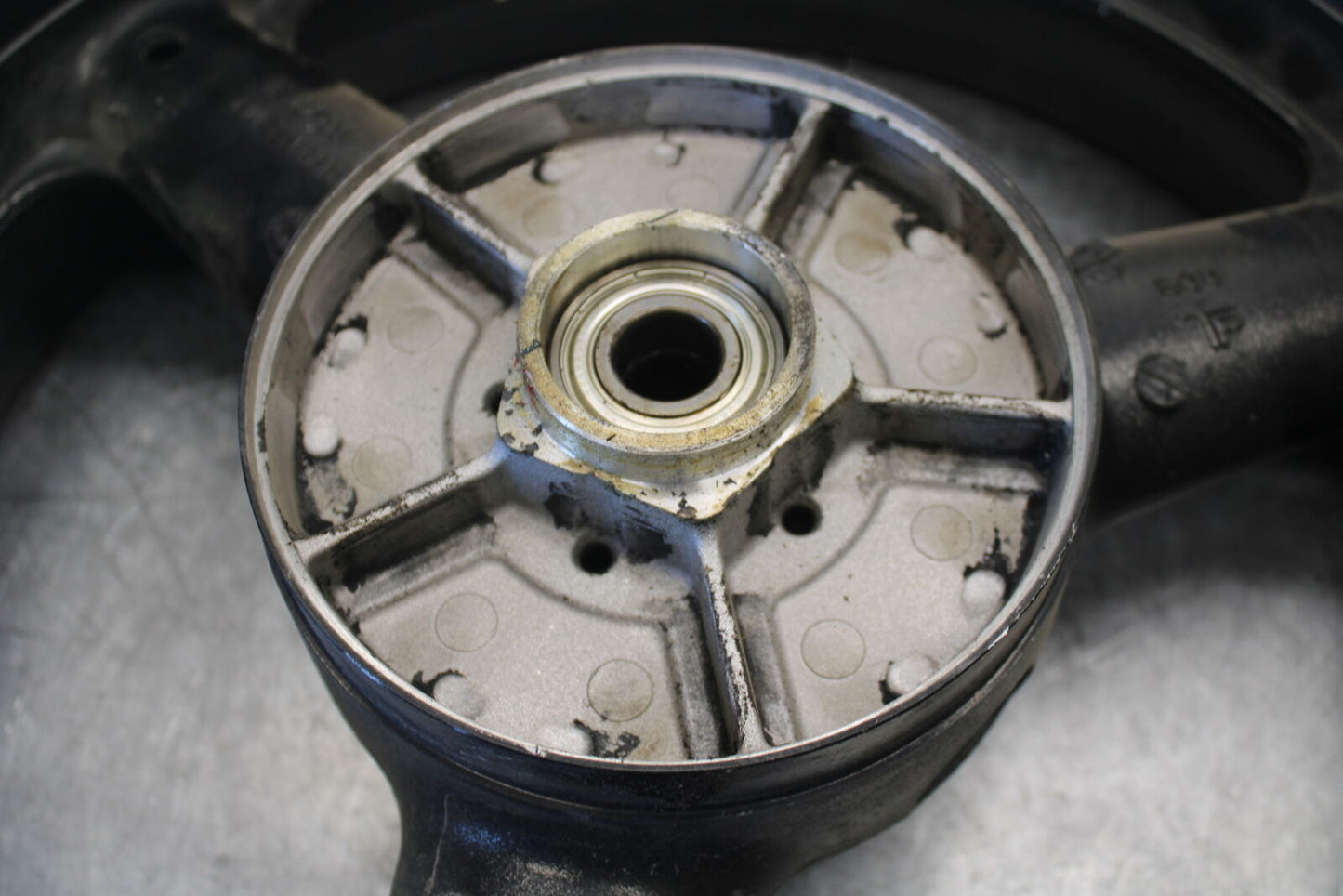 07-12 SUZUKI BANDIT 650F REAR WHEEL BACK RIM BB384