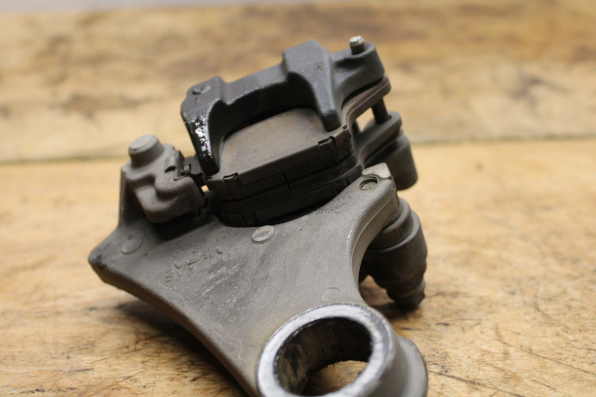 07-08 YAMAHA YZF R1 REAR BACK BRAKE CALIPER W MOUNT BRACKET BB337