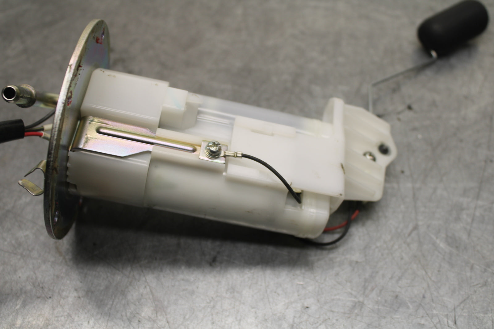 18-24 KAWASAKI NINJA 650 FUEL PUMP GAS PETROL SENDER UNIT BB725