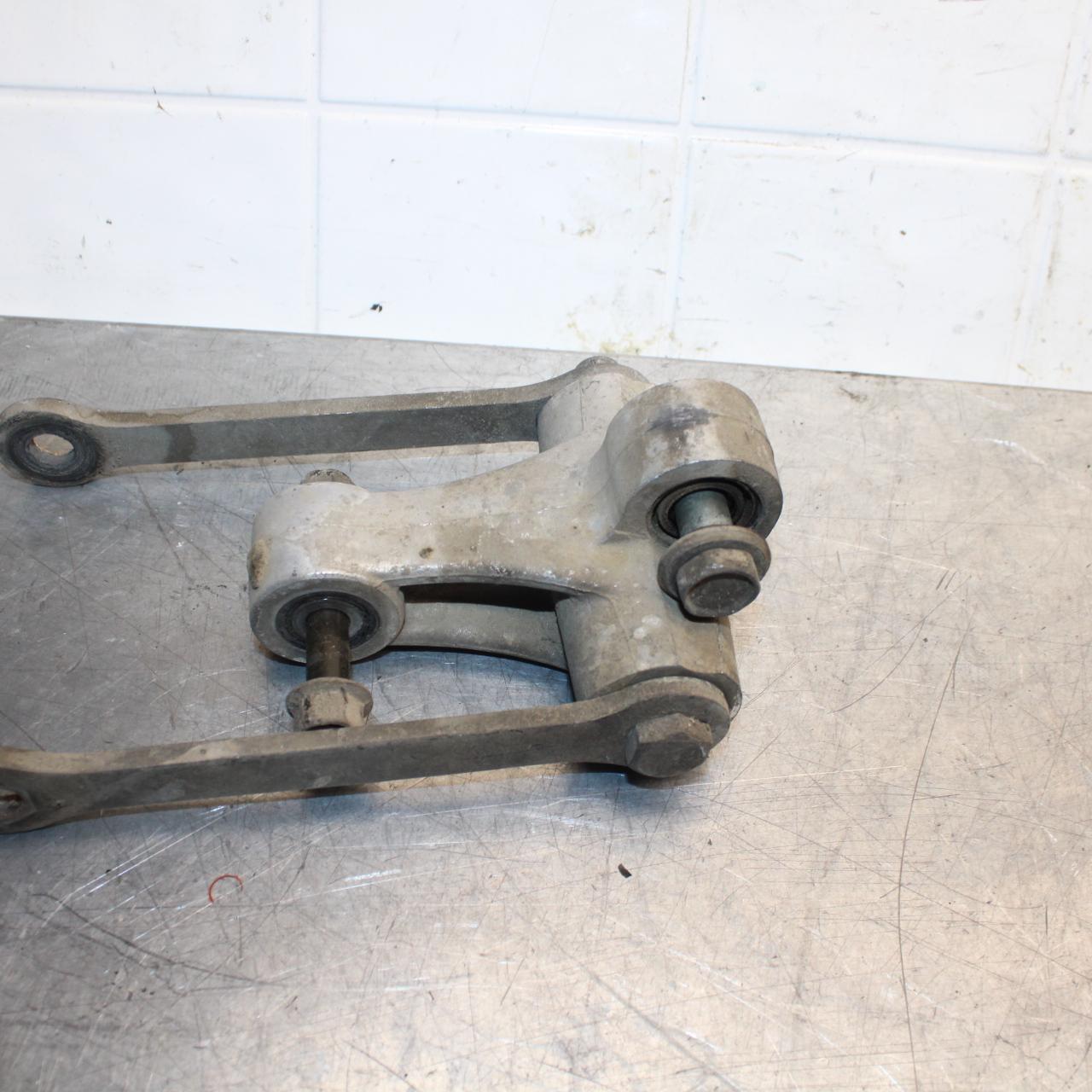89-90 YAMAHA FZR600 REAR DOGBONE SHOCK LINKAGE LINK BB76