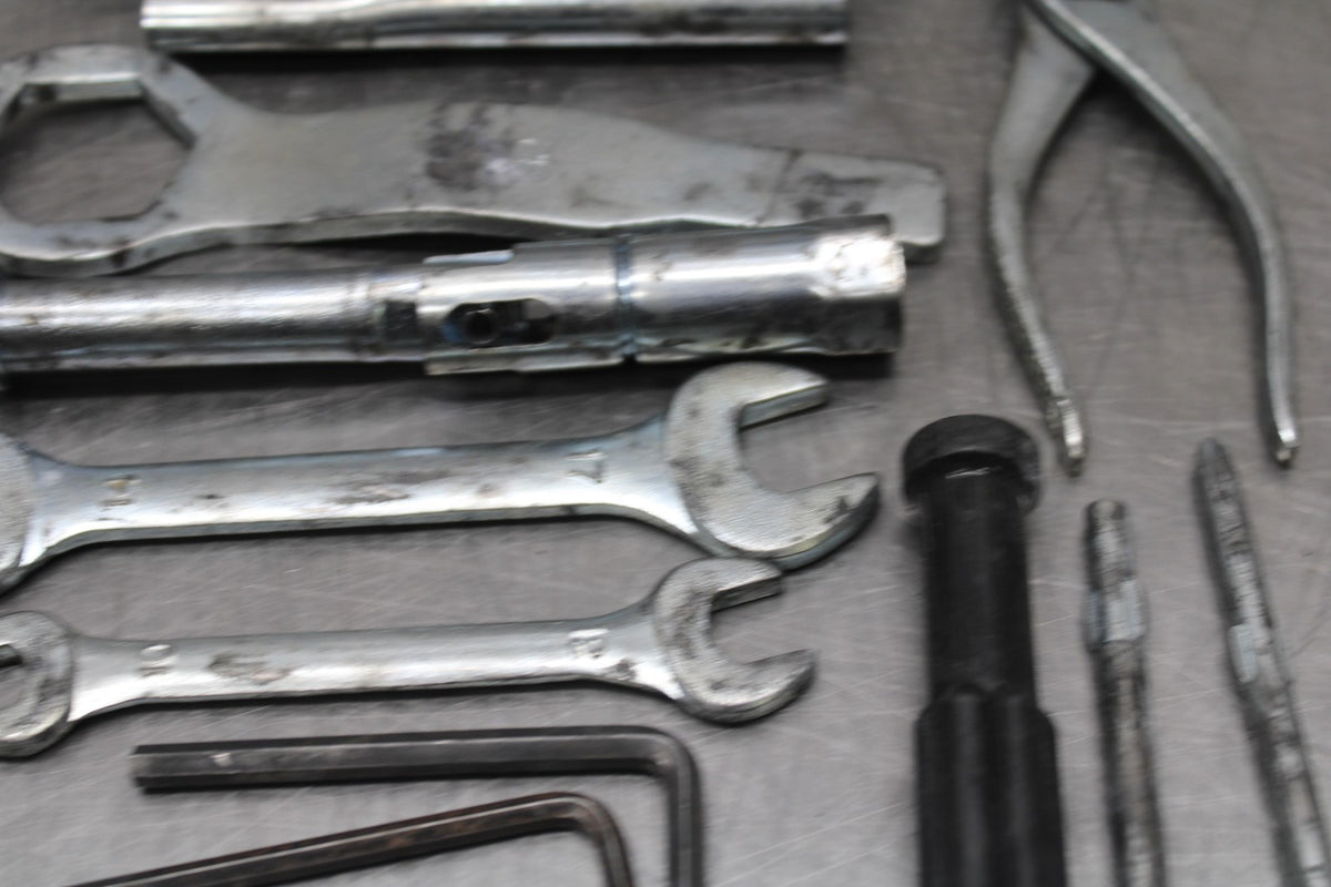 07-08 KAWASAKI NINJA ZX6R STOCK TOOLS OEM TOOL BAG KIT SET BB937