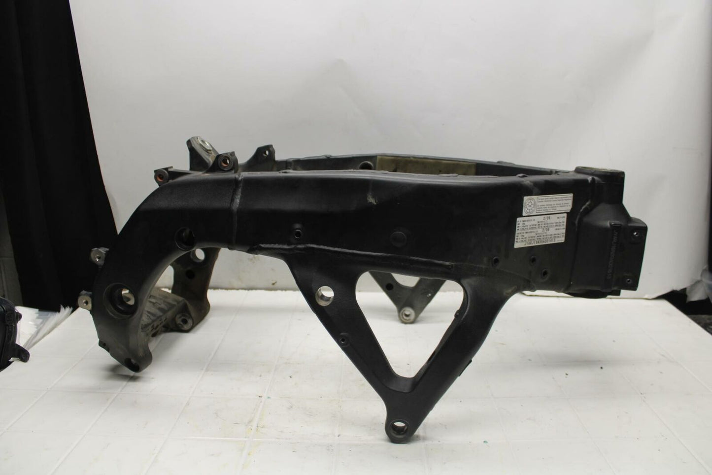 08-16 YAMAHA YZF R6 FRAME CHASSIS BB406