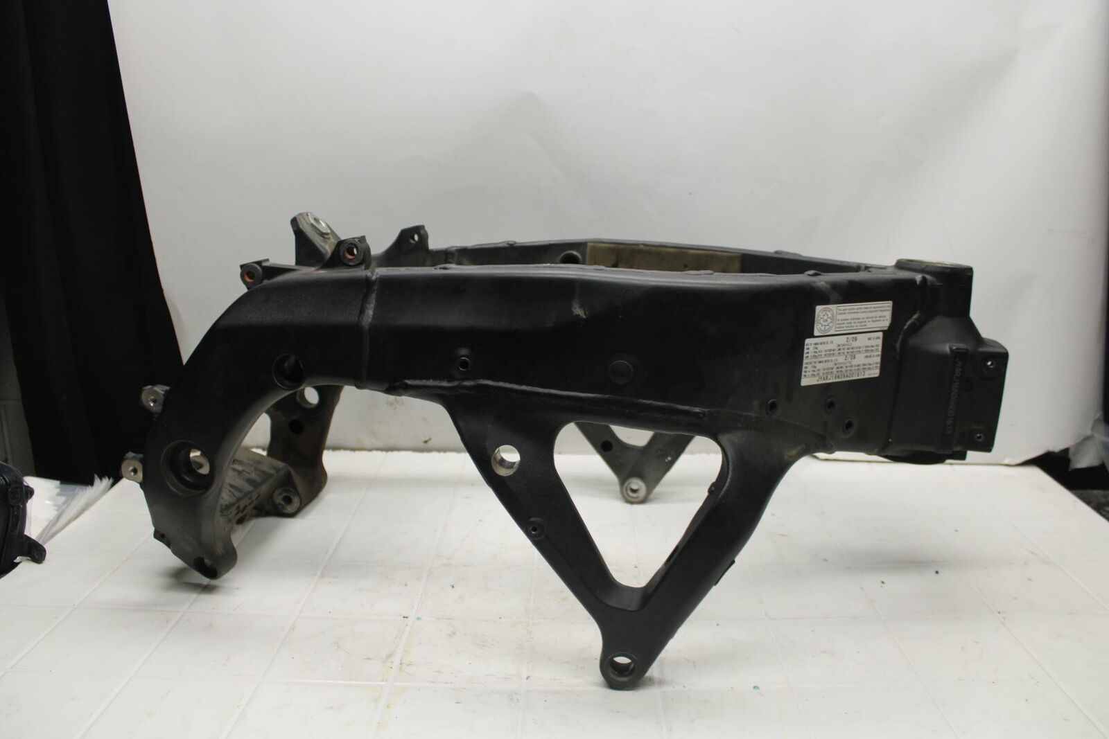 08-16 YAMAHA YZF R6 FRAME CHASSIS BB406