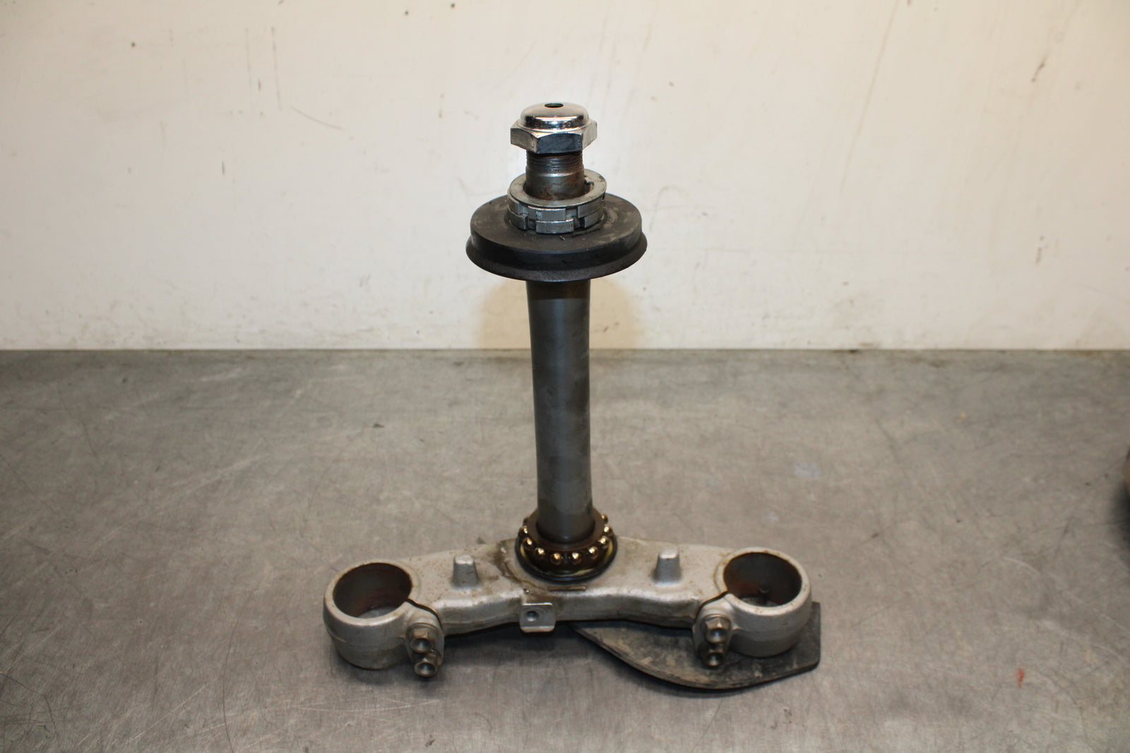 03 SUZUKI SV650S FRONT FORKS CLAMP LOWER TRIPLE TREE STEM BB130