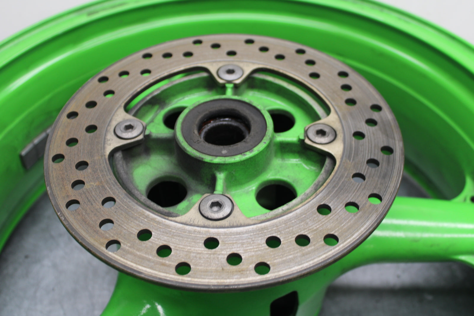 00-02 KAWASAKI NINJA ZX6R REAR WHEEL BACK RIM BB750