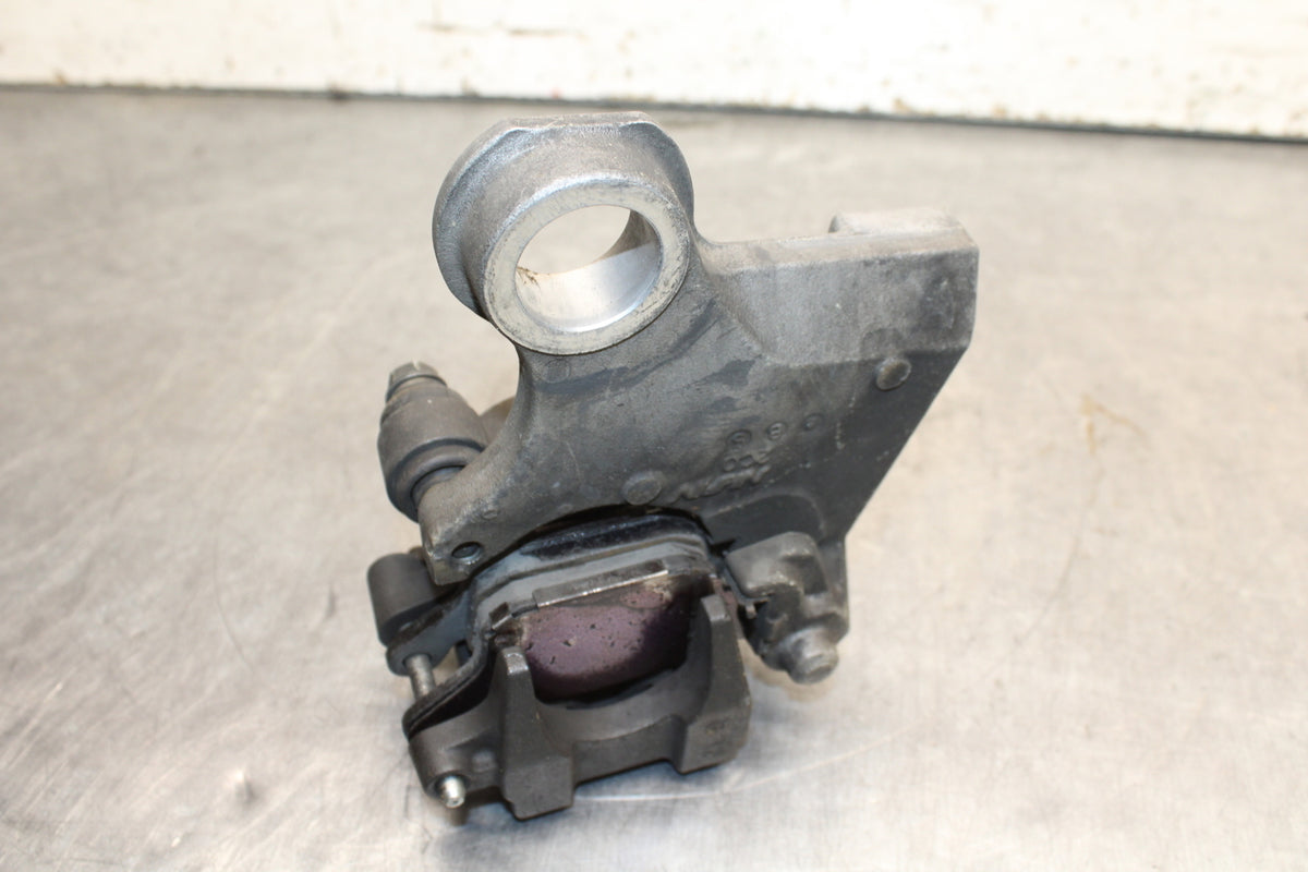 08-09 YAMAHA YZF R6S REAR BACK BRAKE CALIPER W MOUNT BRACKET BB115