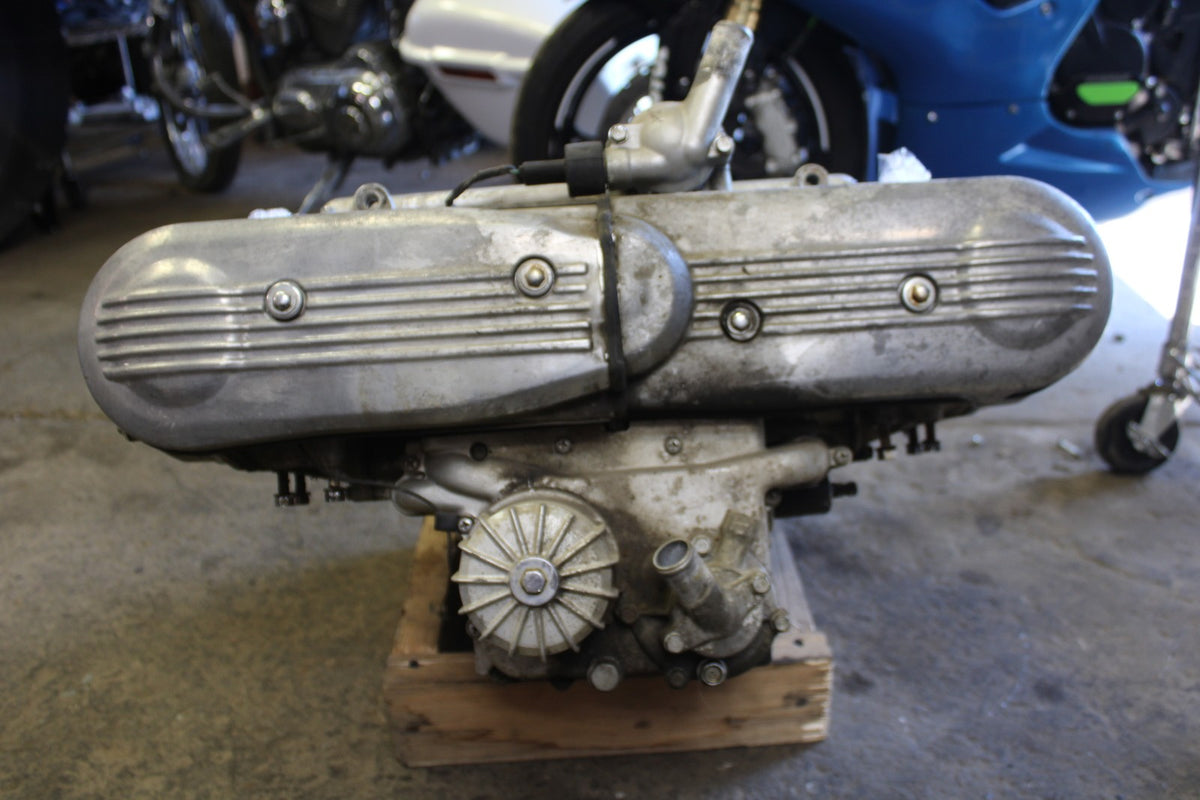 76-77 HONDA GOLDWING 1000 ENGINE MOTOR BB171