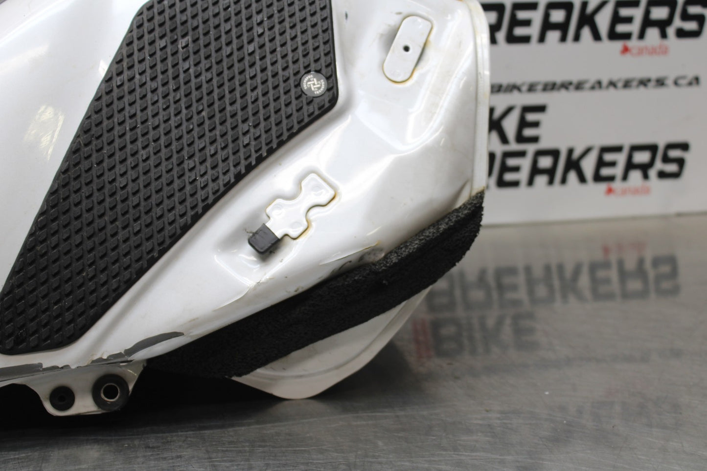 07-08 YAMAHA YZF R1 GAS TANK FUEL CELL PETROL RESERVOIR BB771