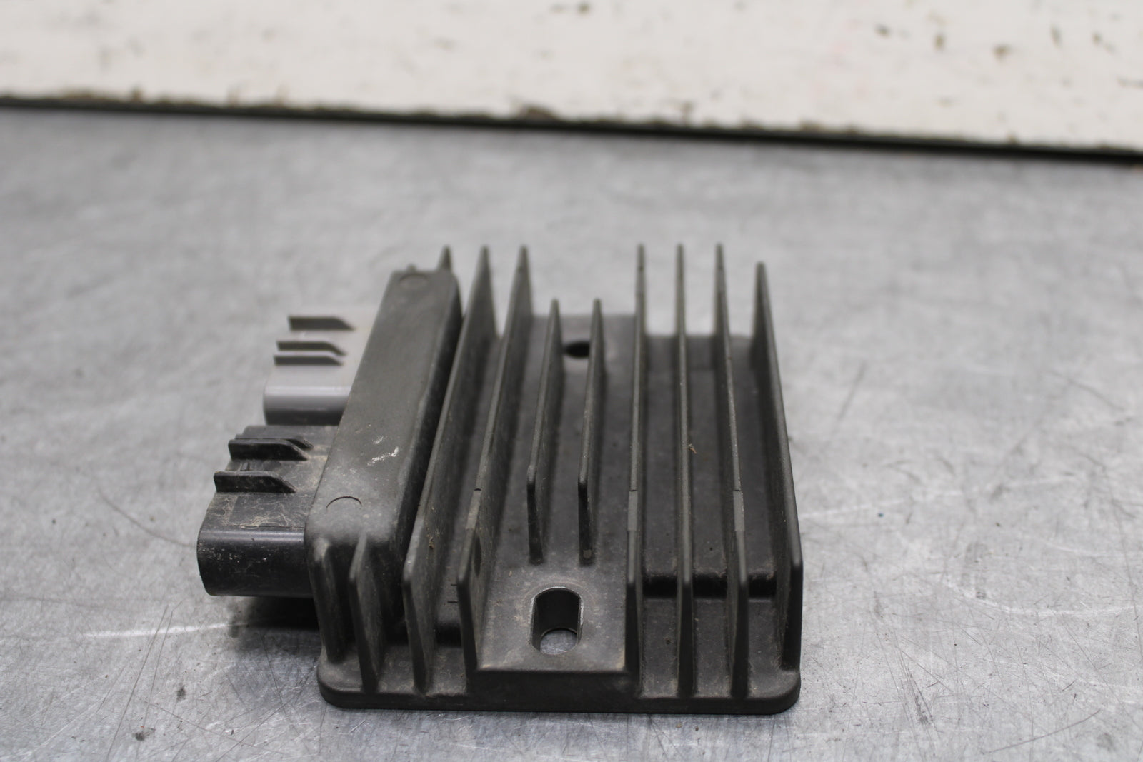 16 KAWASAKI NINJA ZX10R RECTIFIER VOLTAGE REGULATOR 21066-0748  BB650