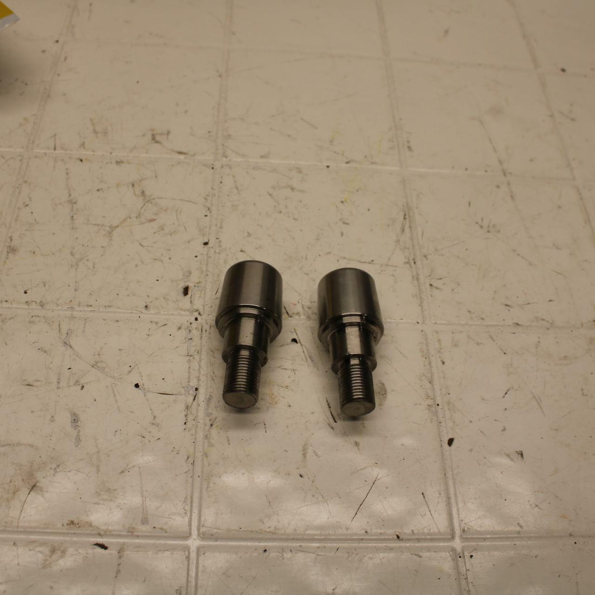 01-05 YAMAHA FZS1000 HANDLEBAR END CAPS WEIGHTS  BB10