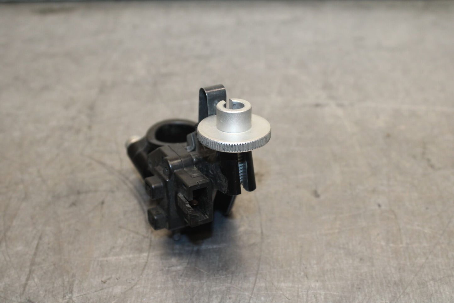 09-12 KAWASAKI NINJA ZX6R CLUTCH LEVER PERCH MOUNT BRACKET BB110