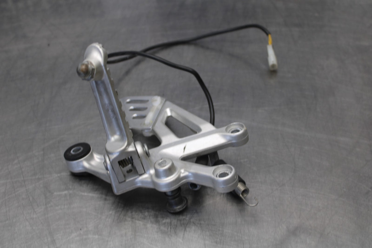 16 APRILIA TUONO V4 1100 RIGHT REARSET REAR SET DRIVER FOOT PEG REST STOP BB905