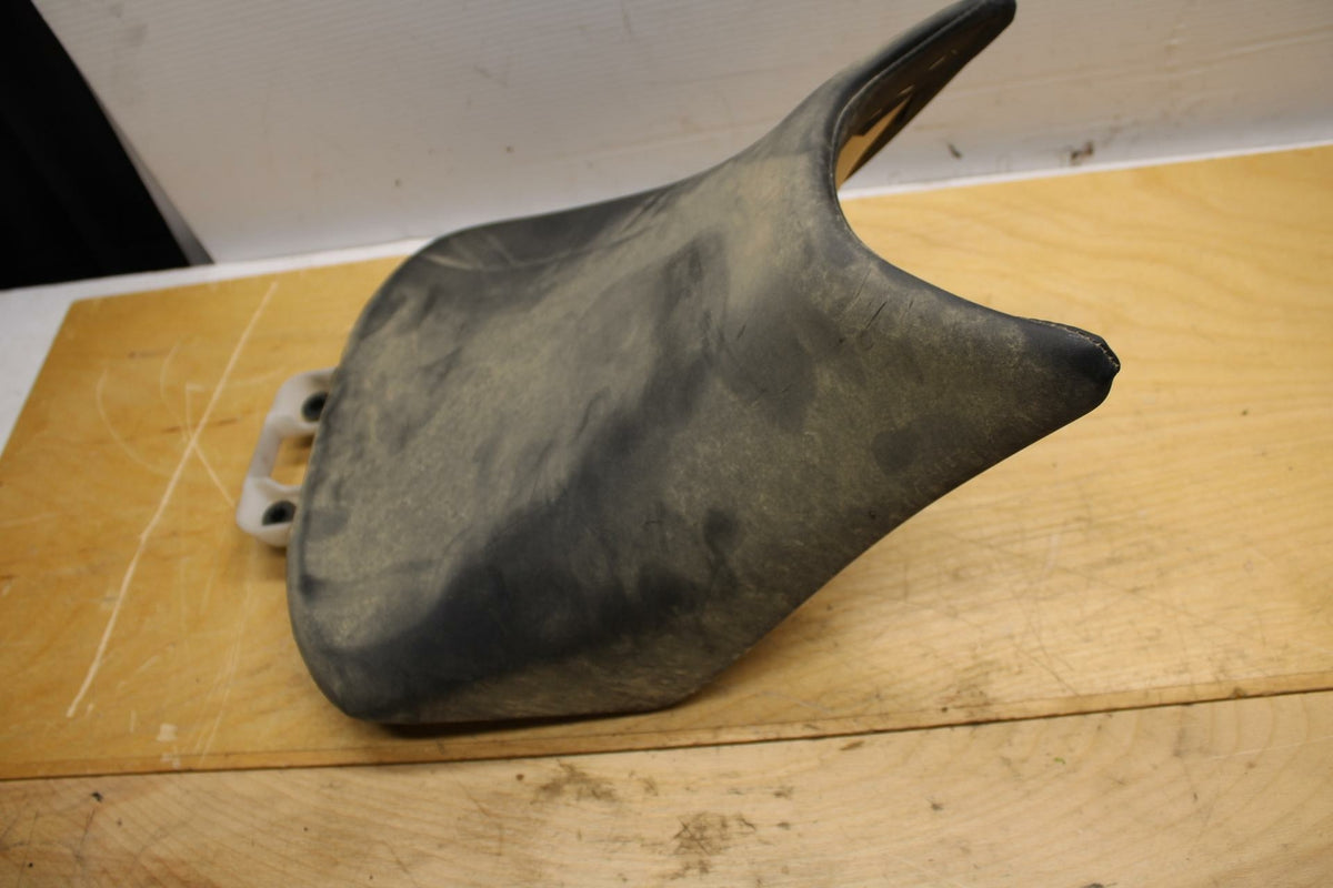13-15 HONDA CBR500R FRONT DRIVERS SEAT PAD SADDLE PILLION 77100-MGZ-J01 BB315