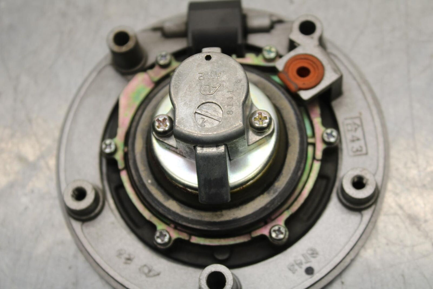 2006 to 2010 Suzuki GSXR600 FUEL TANK GAS CAP 44200-16850 BB582