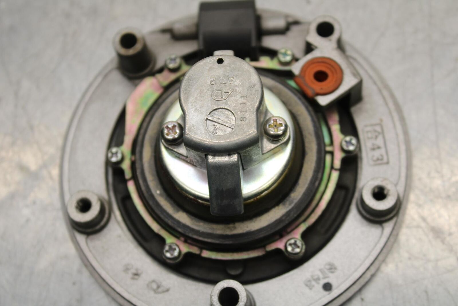 2006 to 2010 Suzuki GSXR600 FUEL TANK GAS CAP 44200-16850 BB582