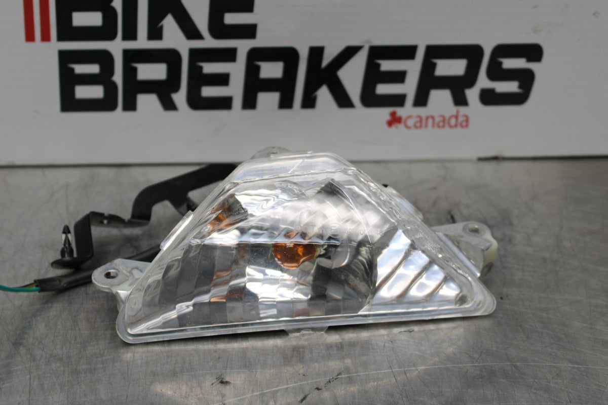 19-23 KAWASAKI NINJA ZX6R LEFT FRONT TURN SIGNAL LIGHT INDICATOR BB188