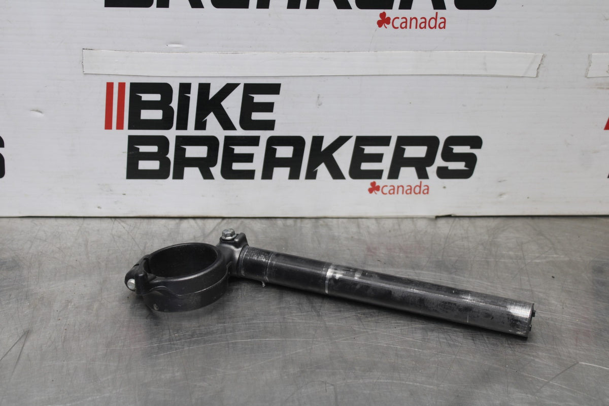 11-26 SUZUKI GSXR750 OEM RIGHT CLIP ON HANDLEBAR BB900