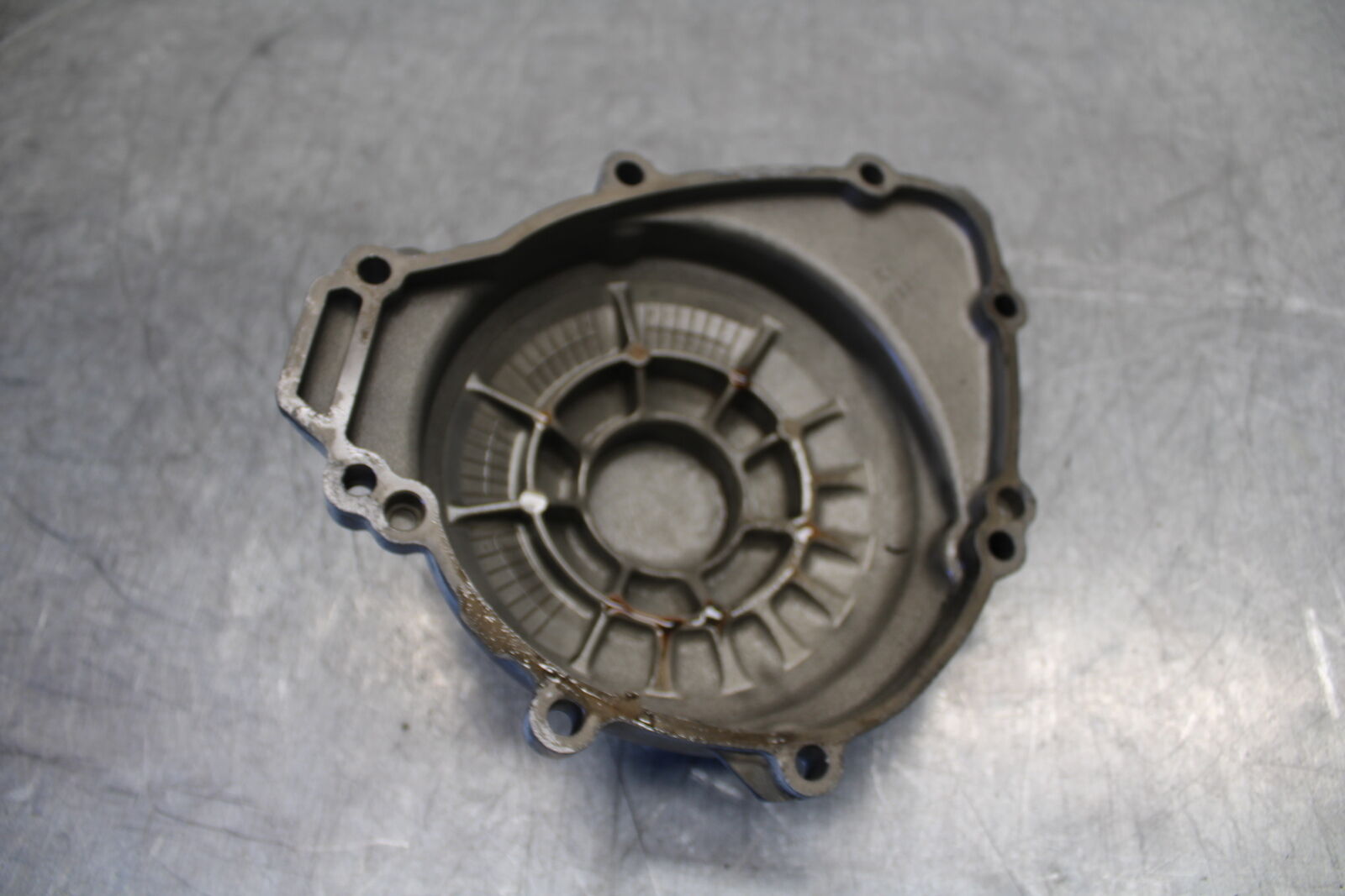 09-14 YAMAHA YZF R1 STATOR MAGNETO ALTERNATOR GENERATOR COVER BB696