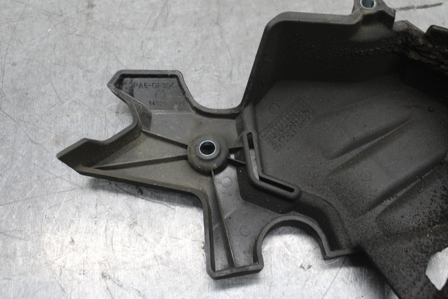 24 KAWASAKI NINJA 500 ABS ENGINE SPROCKET COVER BB744