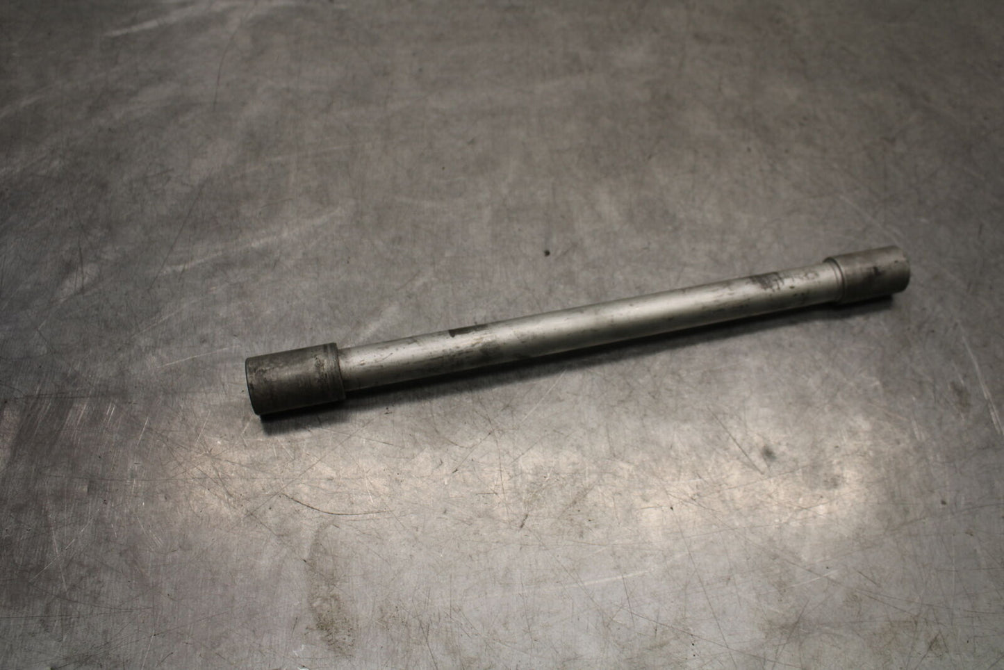 05-06 HONDA CBR600RR REAR BACK SWINGARM BOLT SUSPENSION PIVOT AXLE BB655
