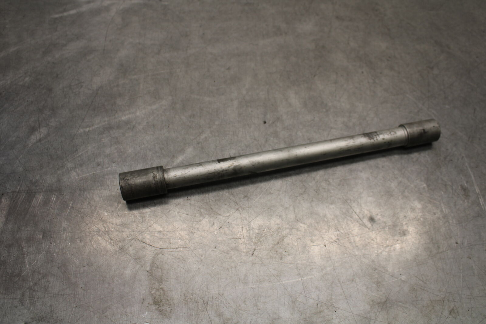 05-06 HONDA CBR600RR REAR BACK SWINGARM BOLT SUSPENSION PIVOT AXLE BB655