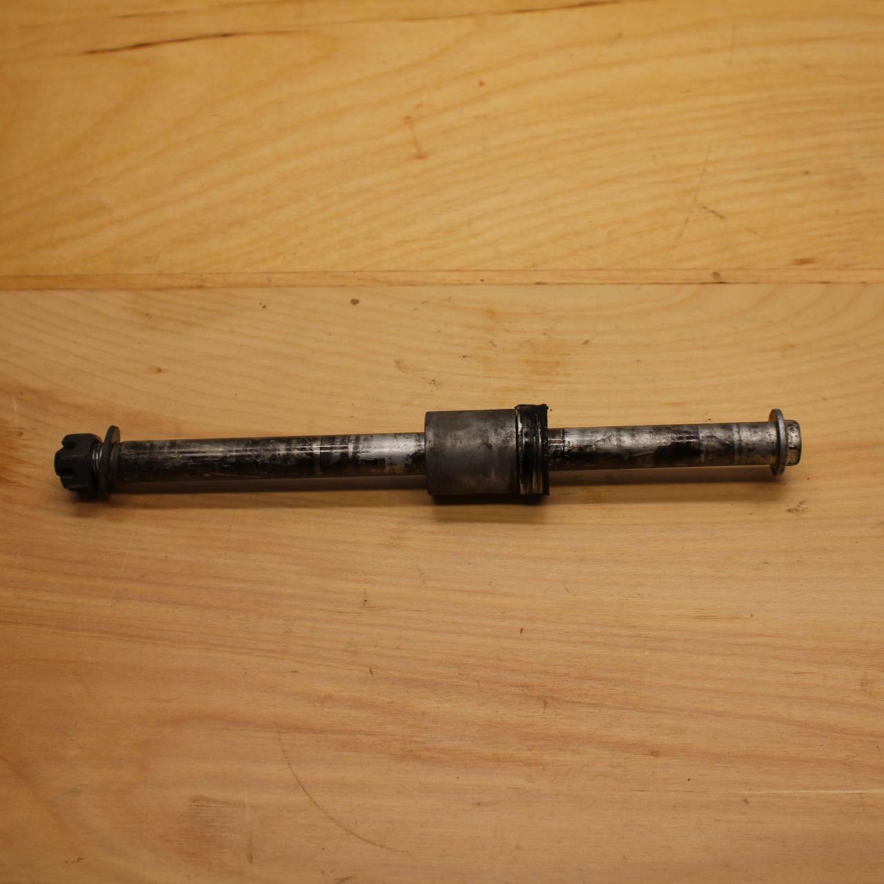 97-04 SUZUKI MARAUDER 800 REAR AXLE BACK WHEEL RIM PIVOT BOLT AXEL BB312