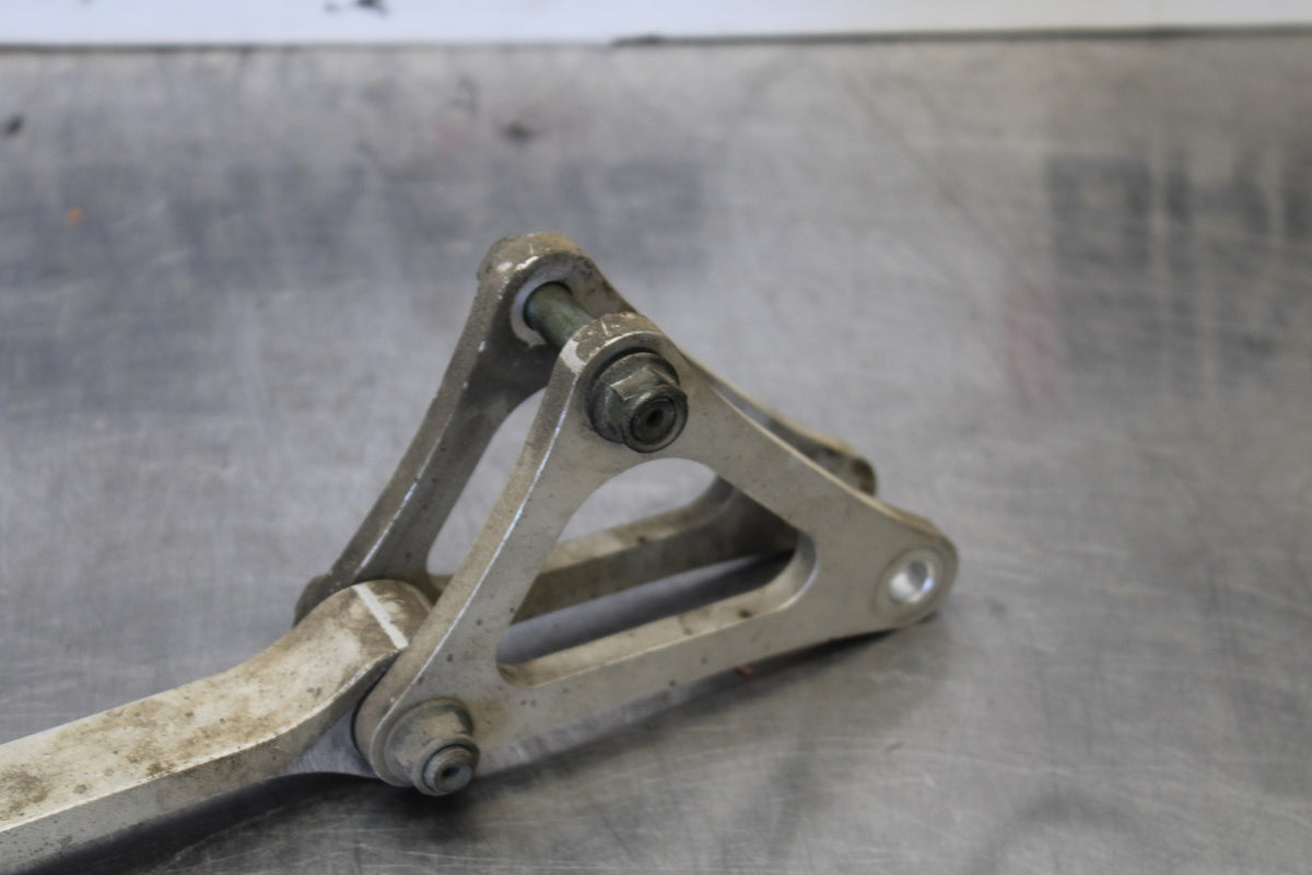 03-04 YAMAHA YZF R6S REAR DOGBONE SHOCK LINKAGE LINK BB890
