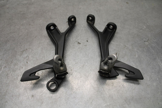 18-23 KAWASAKI NINJA 400 REAR BACK PASSENGER PEG SET PAIR  BB660
