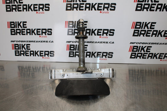 09 YAMAHA ROYAL STAR XVZ1300TF VENTURE FRONT FORKS CLAMP LOWER TRIPLE TREE BB151