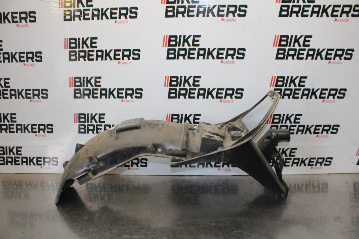 84 HONDA INTERCEPTOR 1000 VF1000F REAR BACK FENDER MUD GUARD BB878
