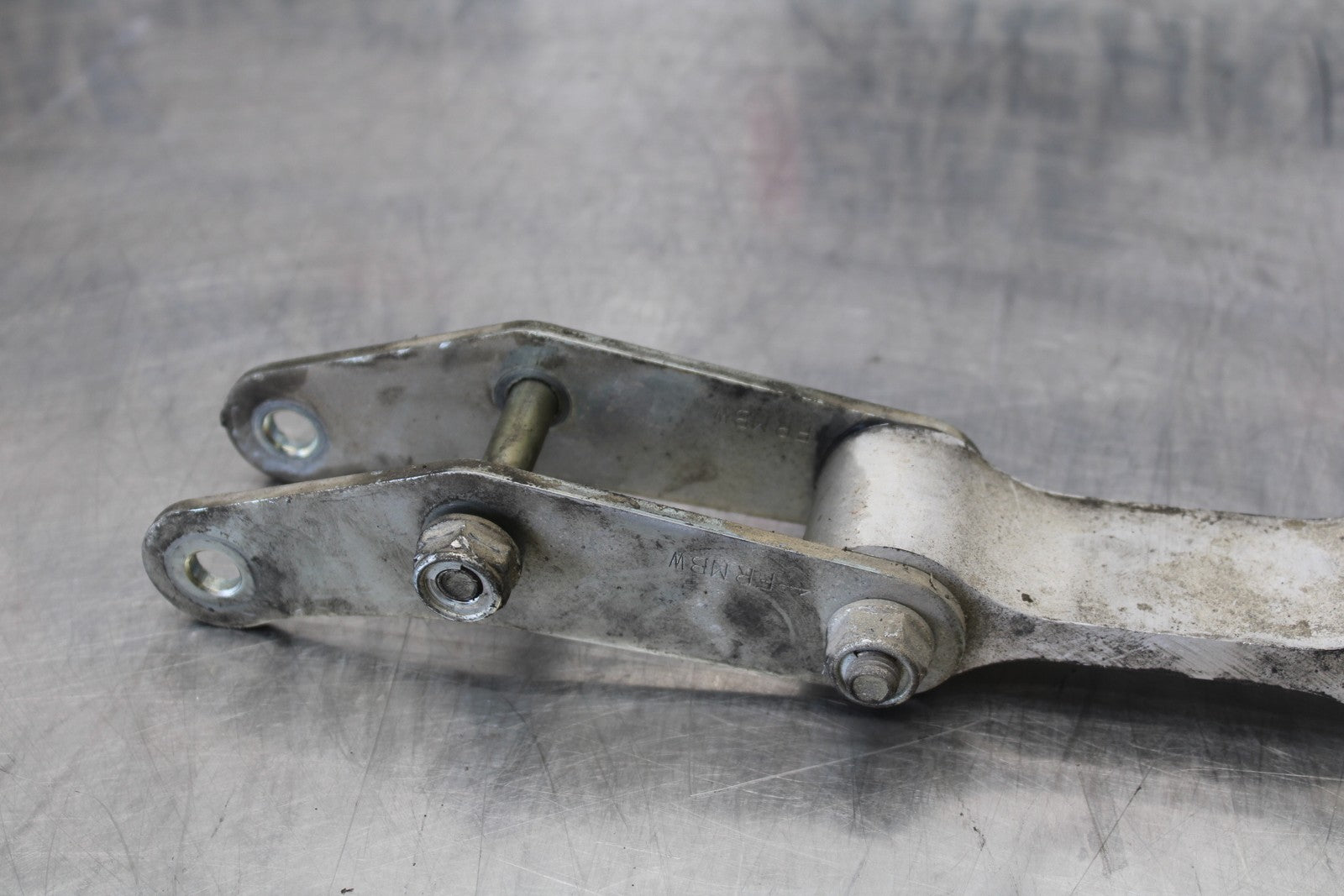01-06 HONDA CBR600F4I REAR DOGBONE SHOCK LINKAGE LINK BB185